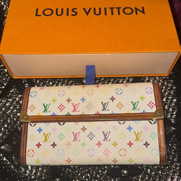 Louis Vuitton Accessories - Women’s or Men’s Louis Vuitton MURAKAMI monogram Porte Trevor Wallet! Preloved❤️